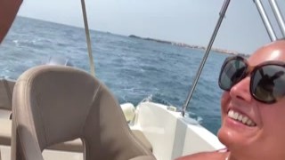 Ava Moore - Baise risquee en mer sur un bateau FRENCH