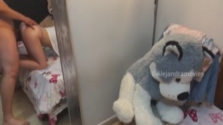 Alejandramoviess - Entre a La Habitacion De Mi Cuñada