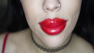 bimbo lips blowjob