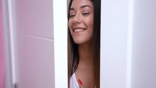 XxLayna Marie takes a big facial from her stepbro