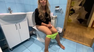 the stepmom did not wear panties so that it would be more convenient for the stepson to fuck her in the ass