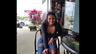 demasiado arriesgado enserio quieres que te folle aqui en publico sexo en la calle pillada