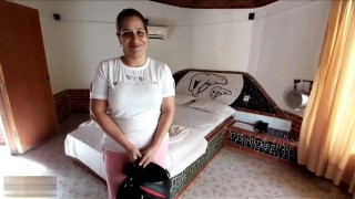me follo a mi suegra en diferentes partes de nuestra ciudad porque mi novia me dejo plantando en mi cita - parte 1 - porno en espanol