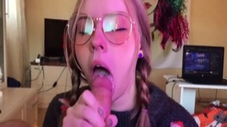 Yuiwoo - Cumshot on the face of a CUTE STEPSISTER 2