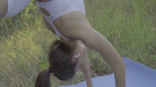 Yoga 2 - Foxy Alissa