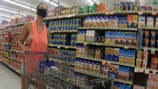 AmWednesday - sideboob