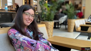 nerdy girl with glasses turned out to be a nymphomaniac and a lover of sperm on her face