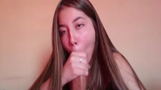 Little Tina - Follo a mi amiga mientras su novio no est&aacute; en casa