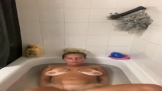 Fansly - @Alexxxeeeof - 8 minute of my puissant bath water squirting! Im the only girl on thismplanet th