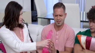 Nicky and Parker seduce their stepsis