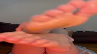 Fansly - @Alexxxeeeof - French feet fetish