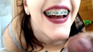 Alyssa Quinn - 4K Teen Girl with Braces gives Close up Sloppy Blowjob Cumshot (swallow)_Alyssa Quinn_720p