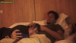 tengo sueno hermanastro dejame acostarme en tus piernas pero no metas tu pene en mi boca por favor 