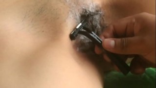 i shave her pussy to fuck her and she allows it