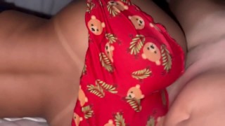 esposa sedenta por pica vai pra cama com shortinho curto pra provocar o marido