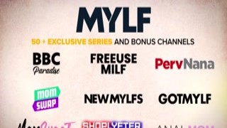 Juicy ass Sydney Paige lets stepson cum inside her milf pussy - momdrips