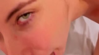 Alejandramoviess - Oral Sex of a Girl With Very Hot Green Eyes