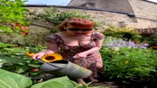 Red-XXX - Lady Garden