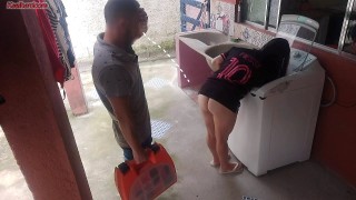 dona de casa casada paga tecnico de maquina de lavar com a bunda enquanto marido esta fora