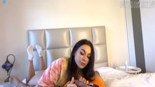 Loly Lips - What Do You Choose Sex or Games