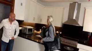 sandy226 - Die Milf-Maklerin ! Ficken,Blasen Arschlochs