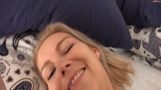 Mit Sperma im Arsch zum Orgasmus masturbiert mit DaddysLuder