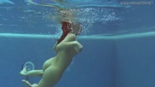 Juicy Russian babe Lina Mercury in the pool